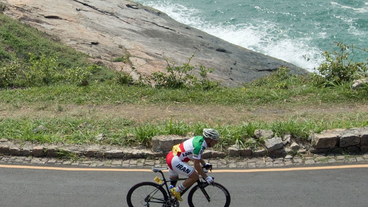 戈巴內薩德參加里約帕運C4-5公路賽,意外跌倒,送醫不治。(美聯社) 戈巴內薩德參加里約帕運C4-5公路賽,意外跌倒,送醫不治。(美聯社)