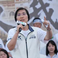 新竹縣長期是國民黨優勢鐵票區,不過國民黨新竹縣長參選人徐欣瑩(見圖)的選情近日卻已不容樂觀。(資料照,劉偉宏攝) 新竹縣長期是國民黨優勢鐵票區,不過國民黨新竹縣長參選人徐欣瑩(見圖)的選情近日卻已不容樂觀。(資料照,劉偉宏攝)