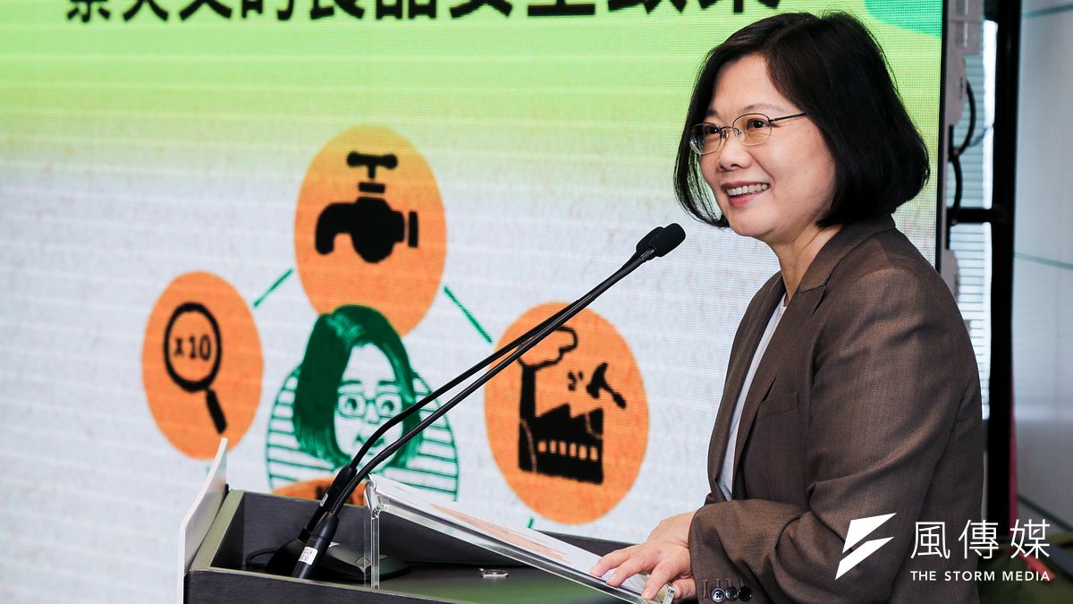 食安問題兩黨都不能輕忽,圖為蔡英文公布「食安政策」記者會(陳明仁攝) 食安問題兩黨都不能輕忽,圖為蔡英文公布「食安政策」記者會(陳明仁攝)