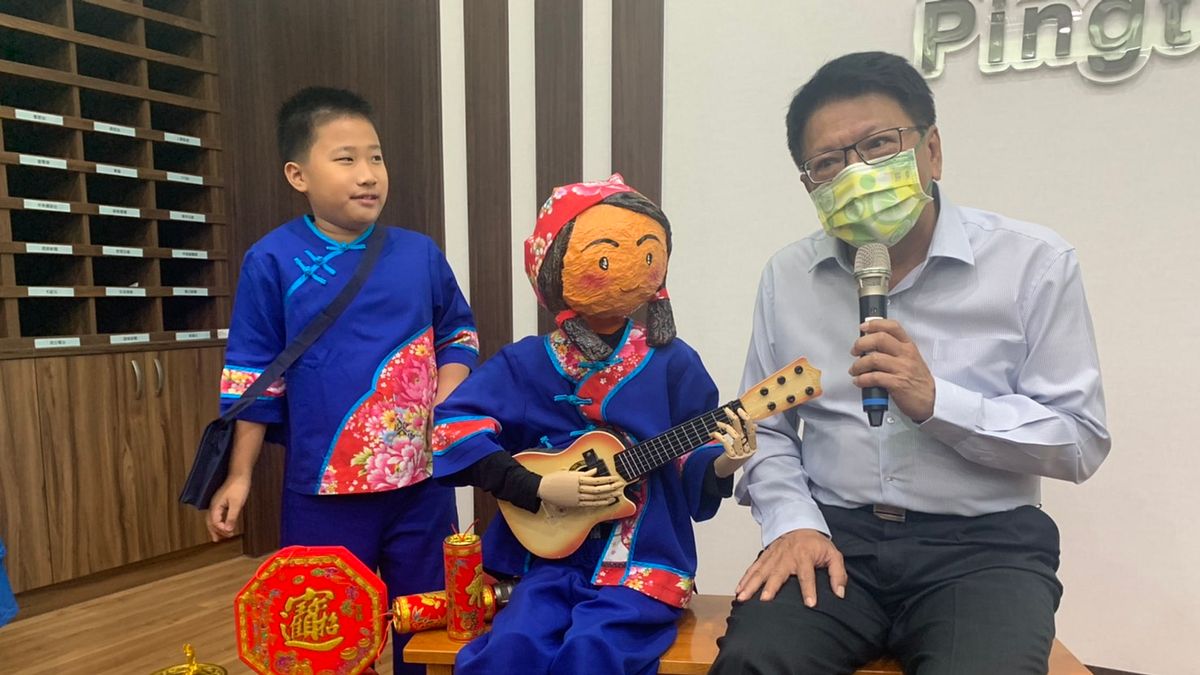 屏東大推客家文化,即將推出全國第一套以客家文化為主體之屏東縣客家本位補充教材。(圖/屏東縣政府教育處提供) 屏東大推客家文化,即將推出全國第一套以客家文化為主體之屏東縣客家本位補充教材。(圖/屏東縣政府教育處提供)