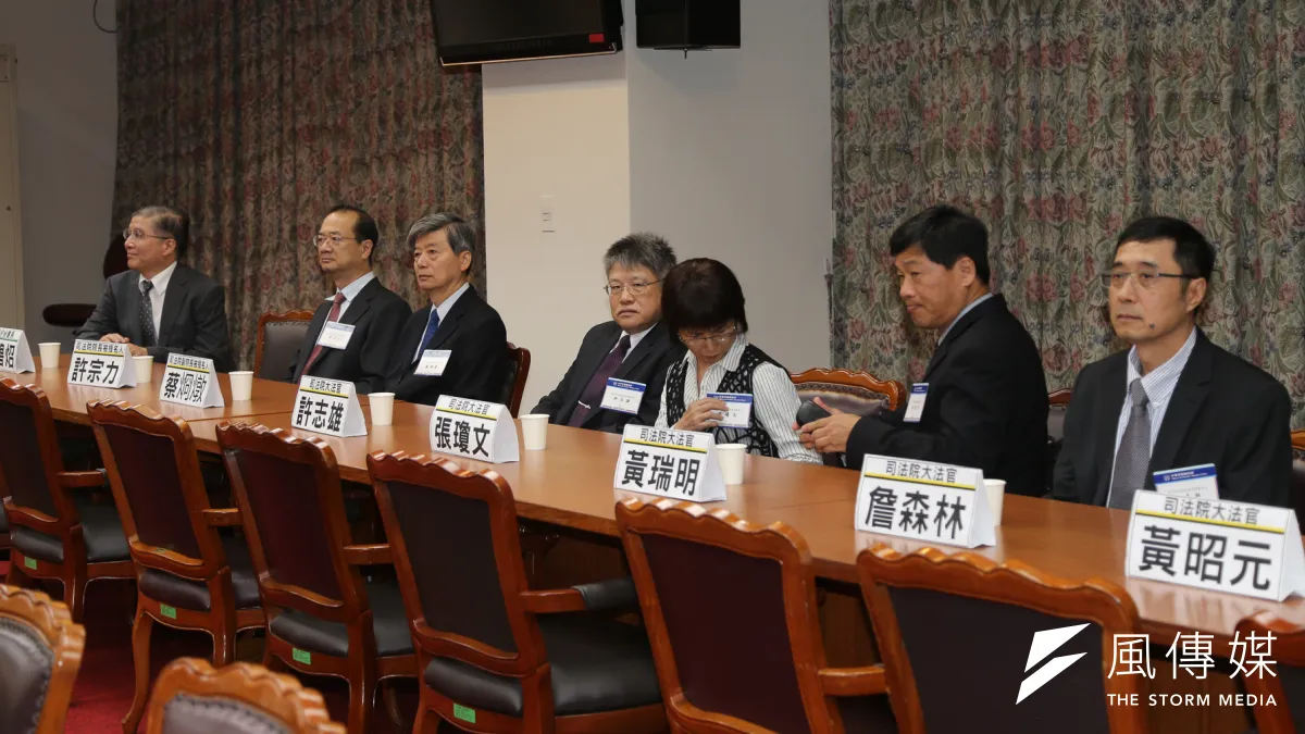 總統府秘書長林碧炤率司法院正副院長及大法官被提名人拜會民進黨。(陳明仁攝)