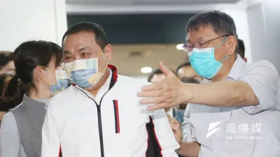 台灣民意基金會25日公布六都防疫民調,新北市長侯友宜(左)居冠、台北市長柯文哲(右)居次。對此前立委沈富雄指出,兩人相比他反而給柯文哲高分。(資料照,柯承惠攝)
