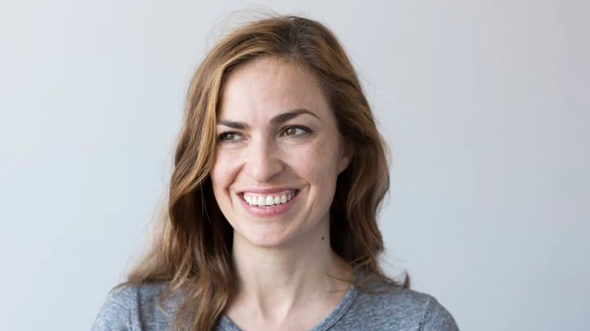 賈伯斯女兒麗莎在傳記中道出與父親的相處以及創傷。(資料照,取自Lisa Brennan-Jobs個人網站)