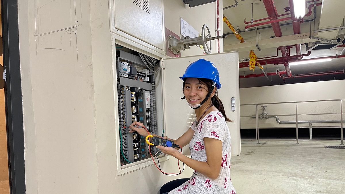 闊別職場10年的錢曉薇,透過職訓,順利轉職成為自動化工程師。(圖/勞動力發展署桃竹苗分署提供) 闊別職場10年的錢曉薇,透過職訓,順利轉職成為自動化工程師。(圖/勞動力發展署桃竹苗分署提供)