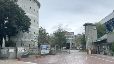 新竹縣長楊文科6日在縣府主管會報中拍板高中增班第五方案-竹東自強國中改制為完全中學。(圖/新竹縣政府提供)