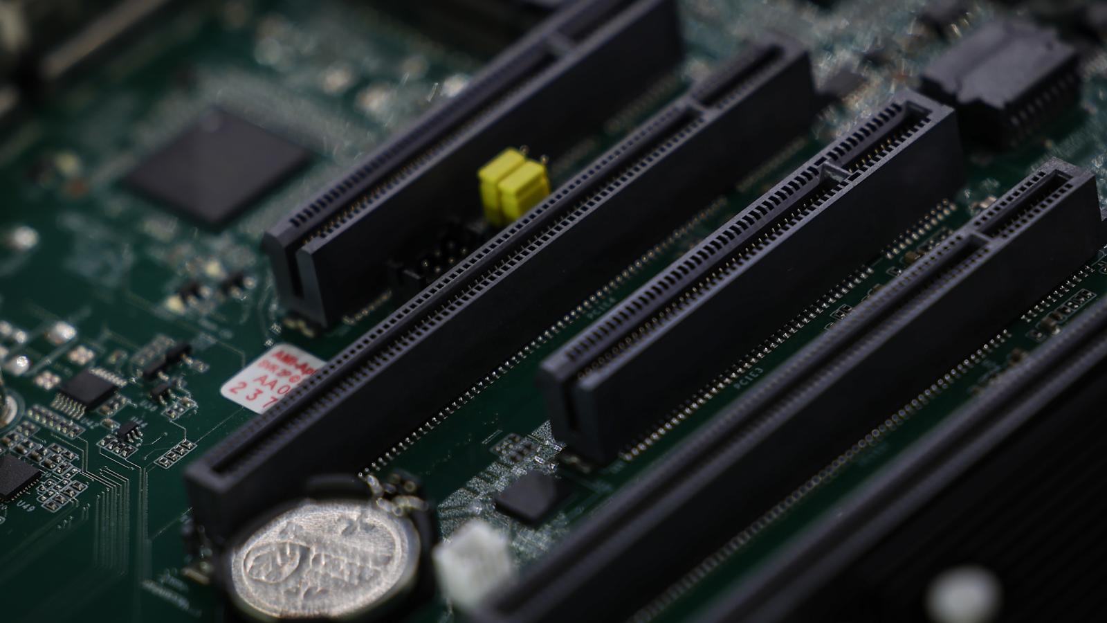 華邦電、旺宏迎NOR Flash漲價潮!價格恐再飆110%,兩檔差在哪?關鍵看這一點