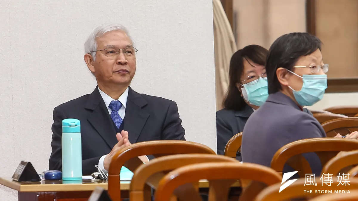 針對疫情衝擊,央行總裁楊金龍12日出席財政委員會時指出,此次應不會比1997年和2008年的金融危機情況嚴重。(顏麟宇攝)
