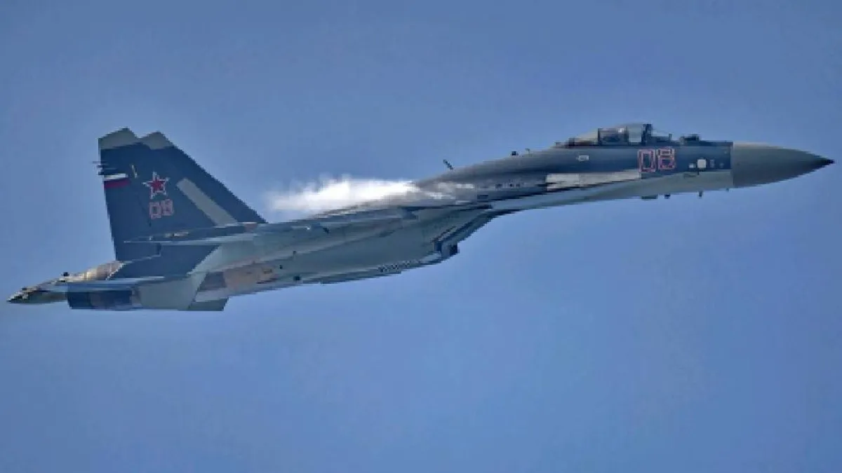 空軍司令部晚間發布訊息,證實今(4)日再有22架共機侵擾我周邊空域,且22架都以海峽中線為標的穿越。圖為蘇愷-35。(資料照,空軍司令部提供)