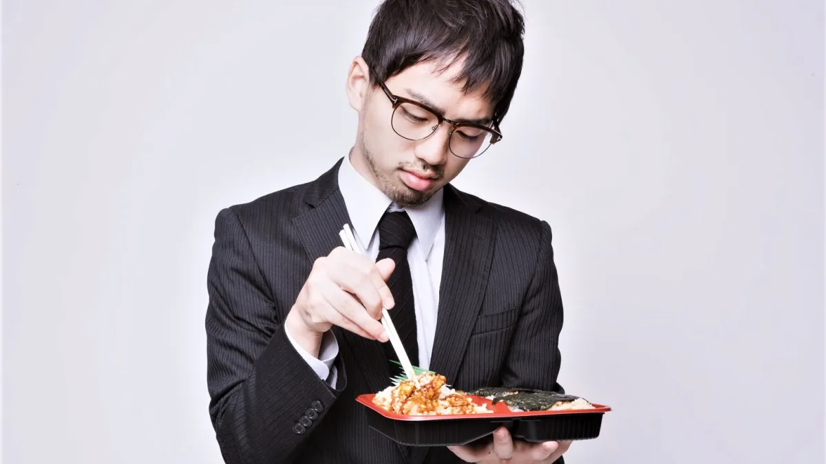 不少外食族為了方便,常選擇調理食品當作一餐,但是這些調理食品又常被貼上不營養的負面標籤。究竟該怎麼選擇才能吃的安心又健康呢?覺得微波食物都比較難吃?也有可能是你加熱方式錯了!(圖/取自pakutaso)