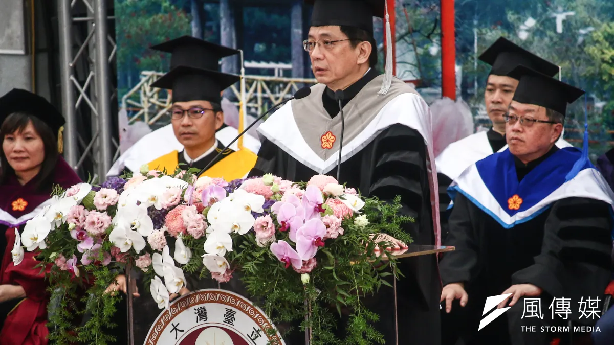 父母對高學歷的追求讓台大學生相當痛苦,圖為台大畢業典禮。(資料照,蔡親傑攝)