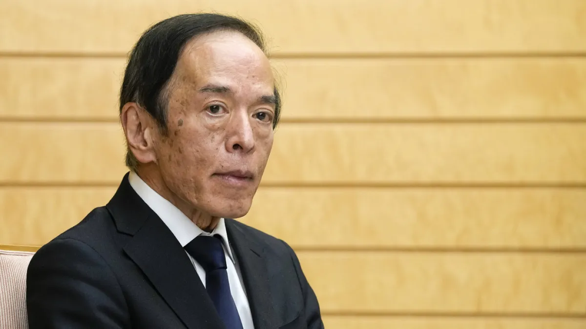 日本銀行總裁植田和男在上任後的首場記者會表示,大規模寬鬆的長短期利率操作「維持下去是恰當的」。(美聯社)