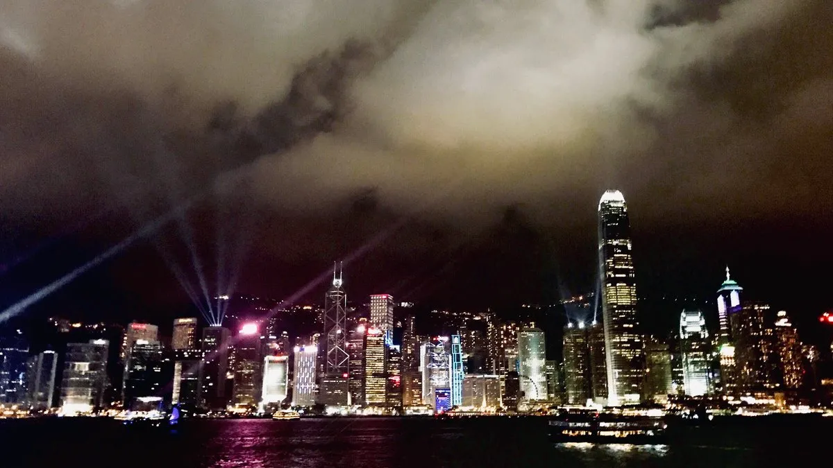 走過冷戰時代的香港,在書紙記憶中還保留了下來。圖為香港維多利亞港(圖/取自IG@mandy60517)