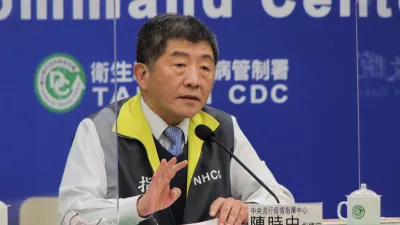 中央流行疫情指揮中心指揮官陳時中(見圖)表示,新冠疫苗相關問題,會等進度較明確會向外界報告。(資料照,中央疫情指揮中心提供)
