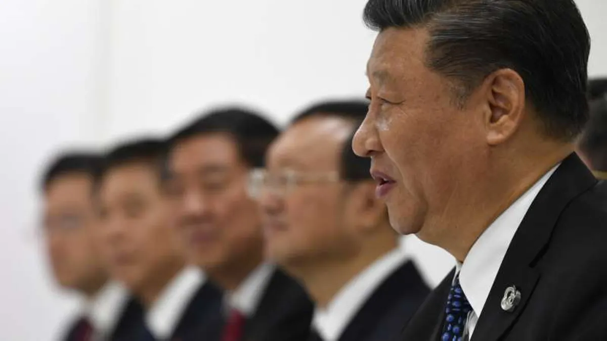 中共十九大四中全會召開,中國經濟趨緩、中美貿易戰和香港反送中,是習近平繞不開的三座大山。(資料照美聯社)