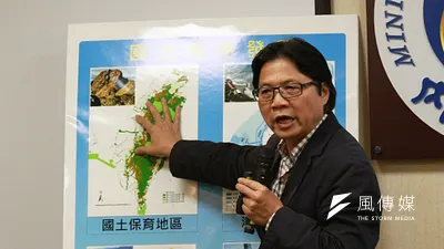 葉俊榮表示,《國土計畫法》是在前年5月1日、新政府上台前公告實施,該法針對國土計畫的實施訂定6年期程,第一階段的全國國土計畫,規定於今年5月1日以前完成。(陳韡誌攝)