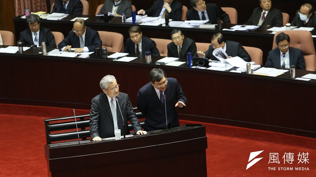 毛內閣一字排開,多數部會首長竟無人識得。(吳逸驊攝) 毛內閣一字排開,多數部會首長竟無人識得。(吳逸驊攝)