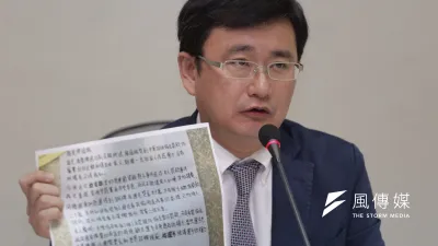 民進黨立委黃國書舉行記者會,要求體育署別讓選訓權力成為單項協會霸凌球員工具。(曾原信攝)