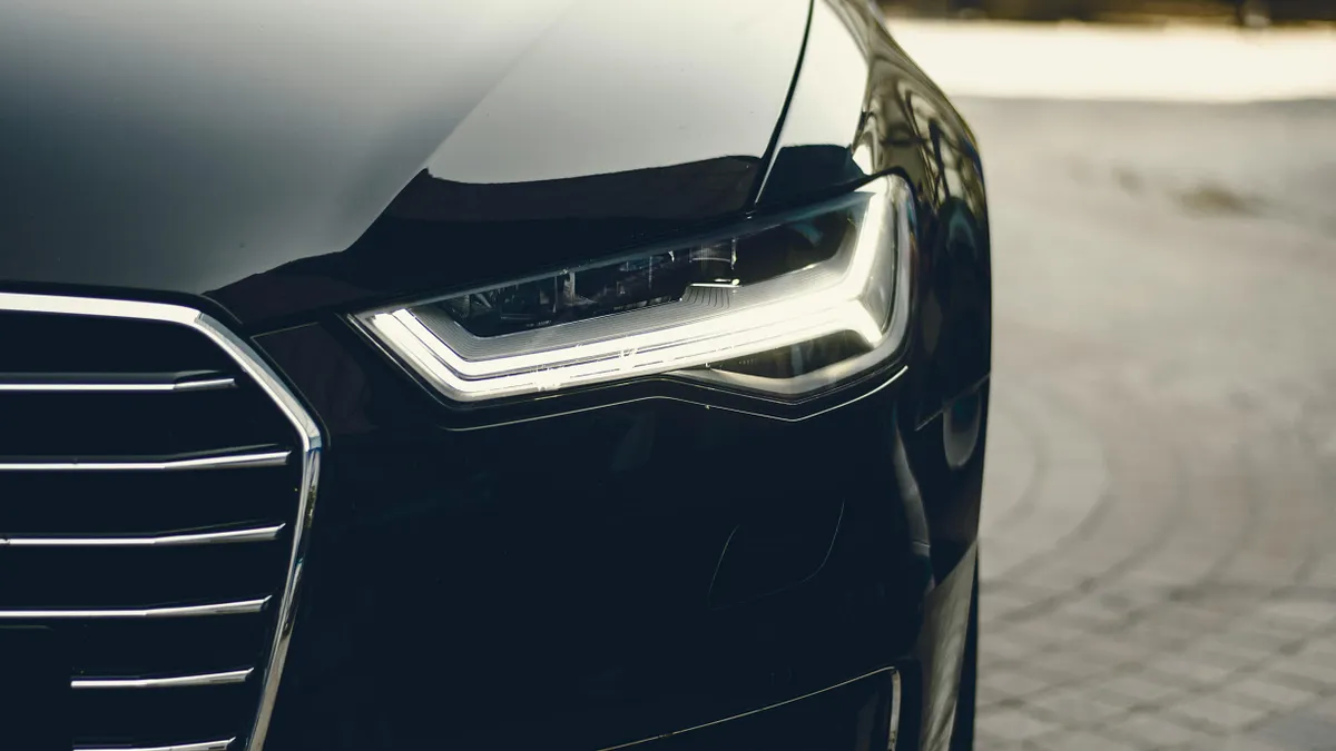 雖然駕駛跑車的興奮感無可取代,但並非所有豪華性能車都符合其高昂的價格標籤與消費者的期望。(示意圖/取自pexels) 雖然駕駛跑車的興奮感無可取代,但並非所有豪華性能車都符合其高昂的價格標籤與消費者的期望。(示意圖/取自pexels)