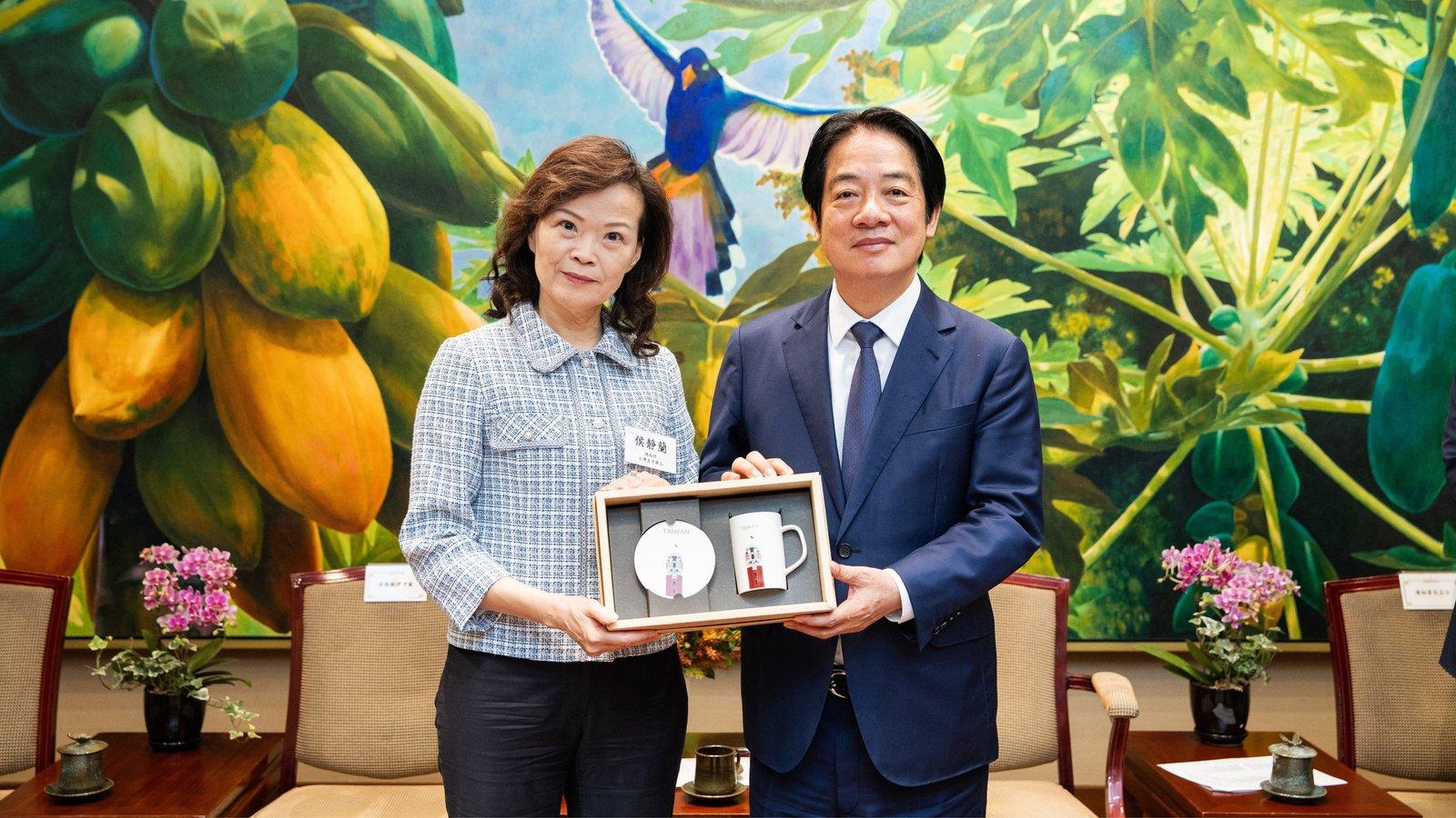 國發基金百億挺生醫!台灣東洋侯靜蘭獲總統表揚 呼籲串聯產官學研醫放眼全球