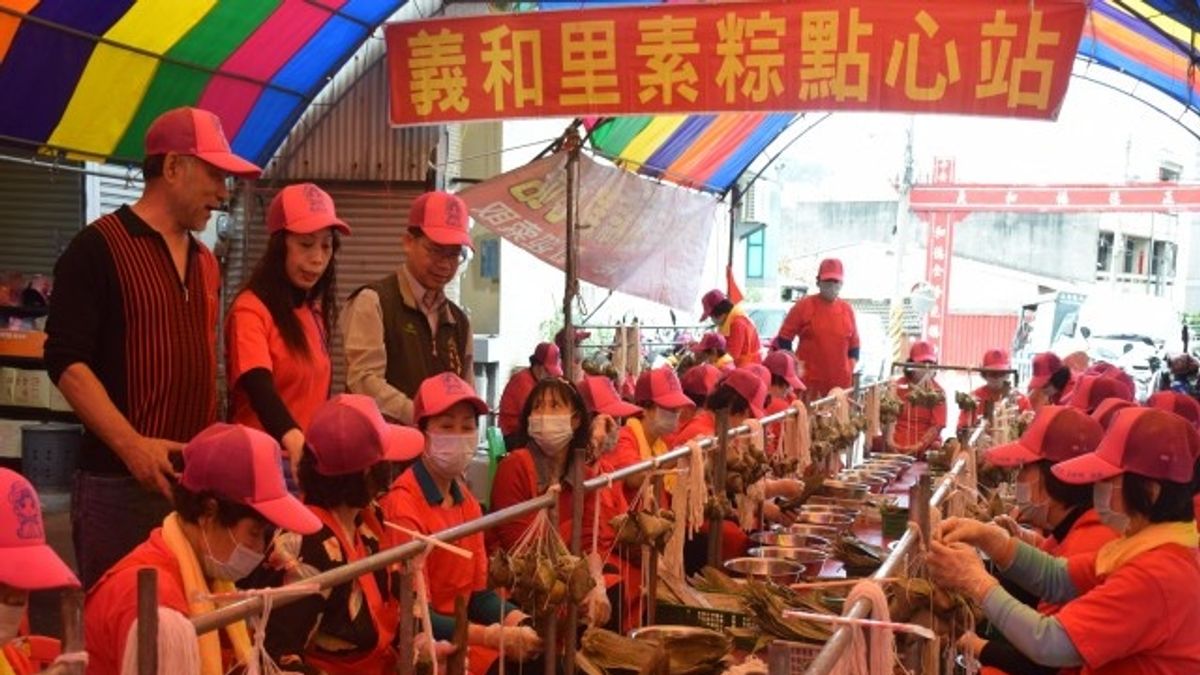 3天包2萬5千個素粽 媽祖志工奉獻13年不間斷 3天包2萬5千個素粽 媽祖志工奉獻13年不間斷