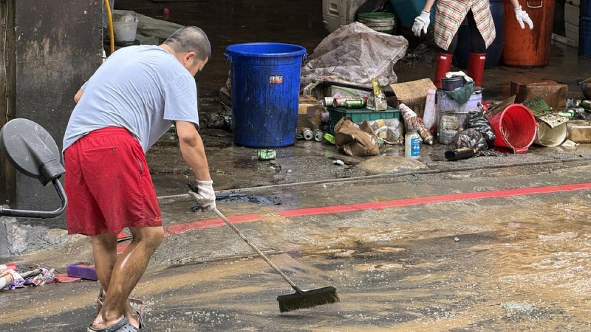水淹到膝蓋!3黨議員齊轟「市府根本狀況外」 北市府:雨量衝破排水上限