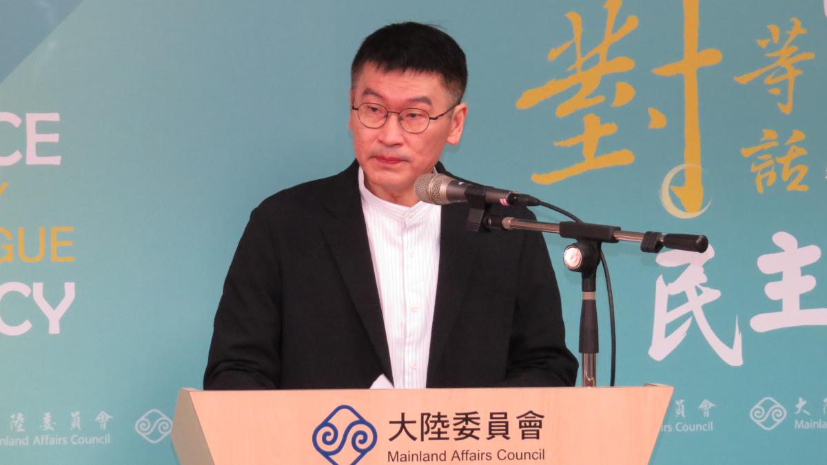 鳳梨釋迦扯到梁文傑上酒店 黃揚明揭密「招待所」文化:本質還是移動式酒店
