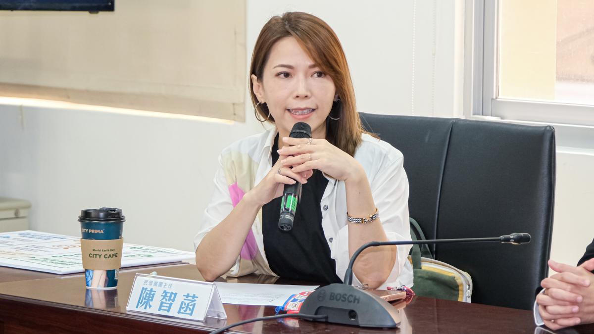 賴政府發禁奢令追殺柯文哲?陳智菡酸「他住香客大樓也開心」:拿去對付吃米其林的吳乃仁