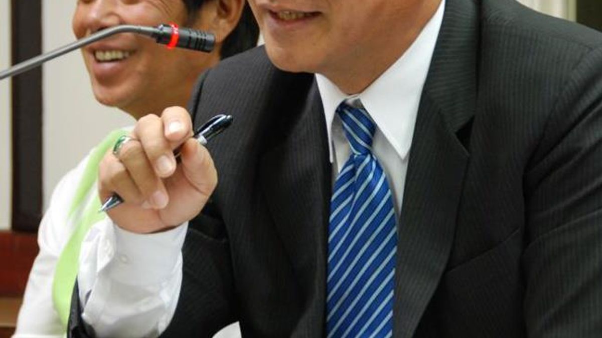 郭信良(右)退出民進黨,拿下台南市議長寶座,傳出背後是陳菊和賴清德角力。(資料照,取自郭信良臉書) 郭信良(右)退出民進黨,拿下台南市議長寶座,傳出背後是陳菊和賴清德角力。(資料照,取自郭信良臉書)