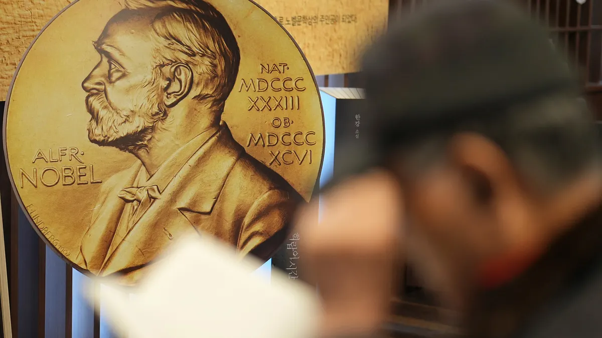 ノーベル賞は124年の歴史を歩み、1000名以上に授与されてきたが、賞金を支払うノーベル基金の資産は底をつかず、さらに潤沢になっている。(イメージ図/AP通信提供)