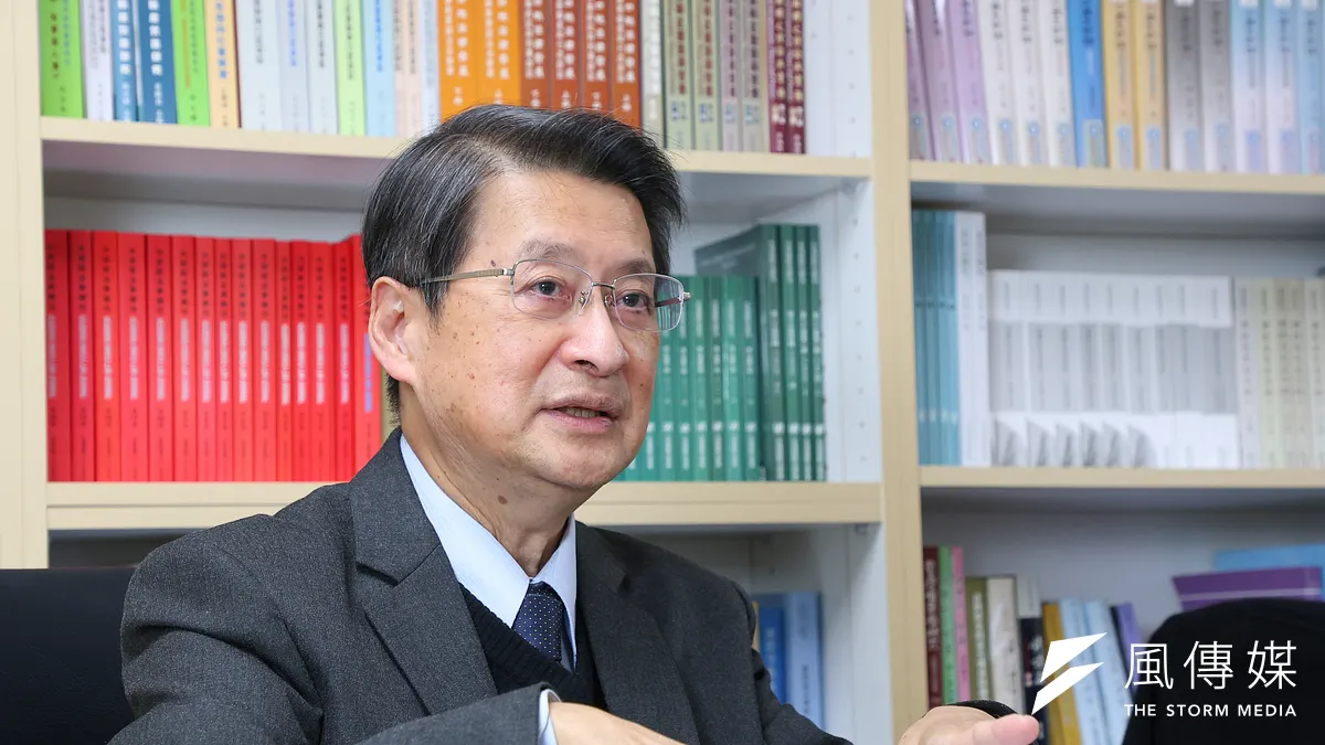 中研院院士吳玉山接受《風傳媒》專訪,建議台灣需要找到應對川普的方法,不要讓他覺得執政黨發言「太像民主黨」。(顏麟宇攝)