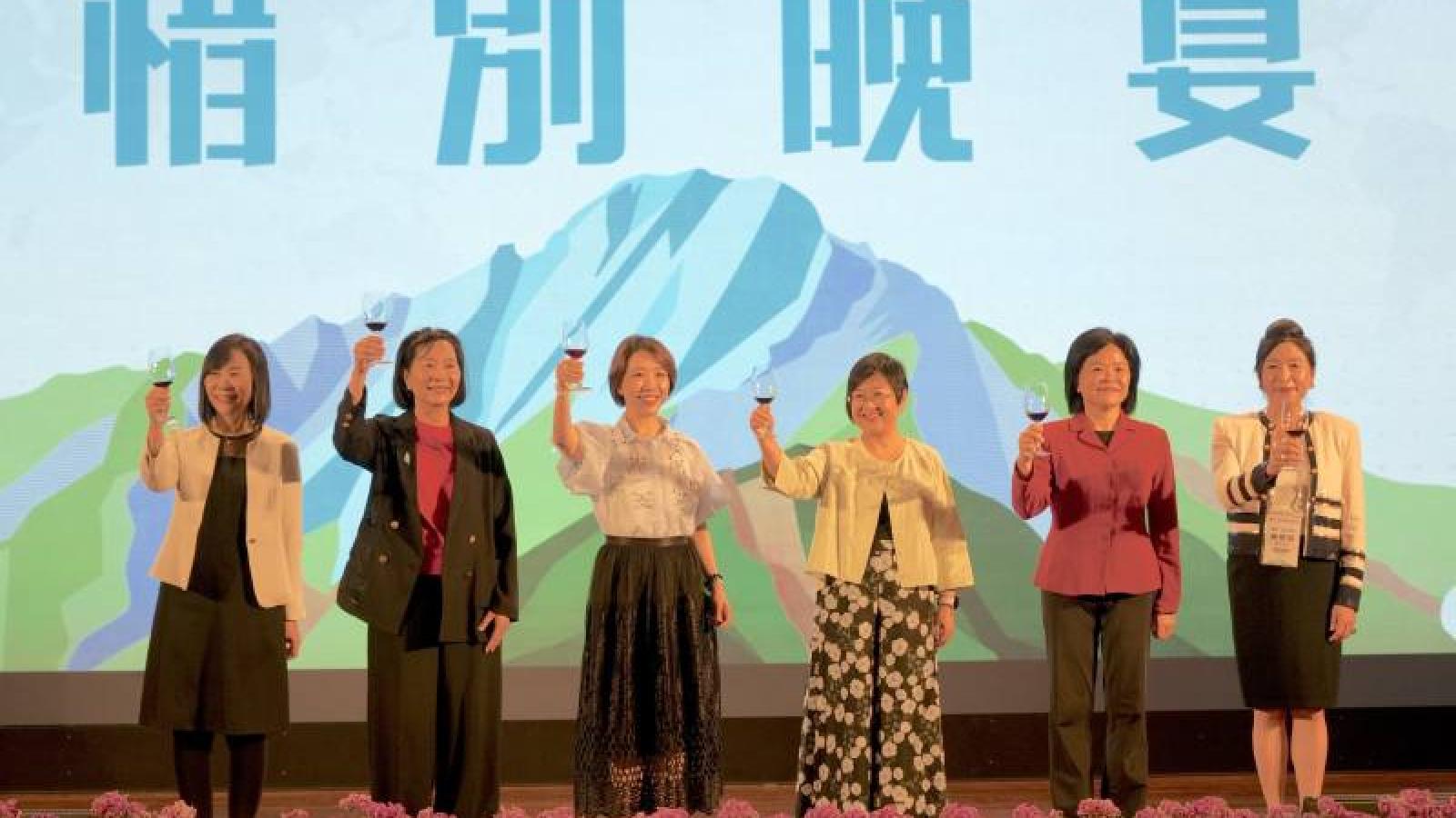砸千萬為徐佳青歡送慶生?僑委會喊冤 藍營砲轟:綠友友利益共同體官官相護