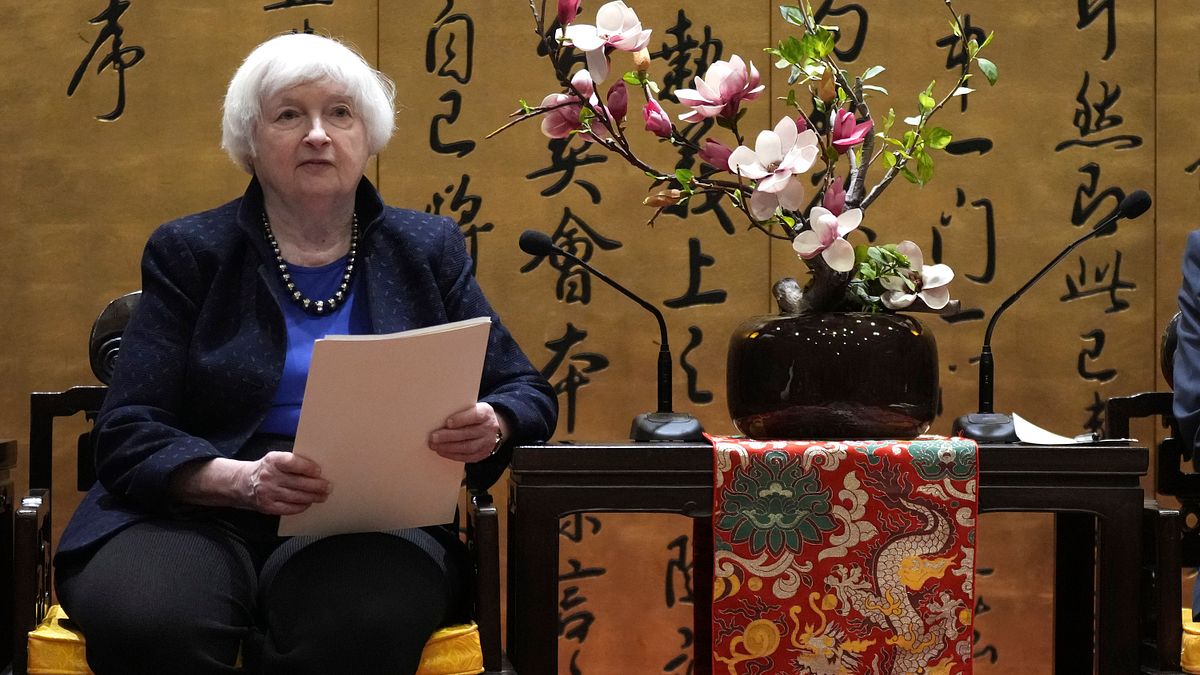 2024年4月7日,美國財政部長葉倫在北京國際飯店與北京市長殷勇見面。(美聯社) 2024年4月7日,美國財政部長葉倫在北京國際飯店與北京市長殷勇見面。(美聯社)