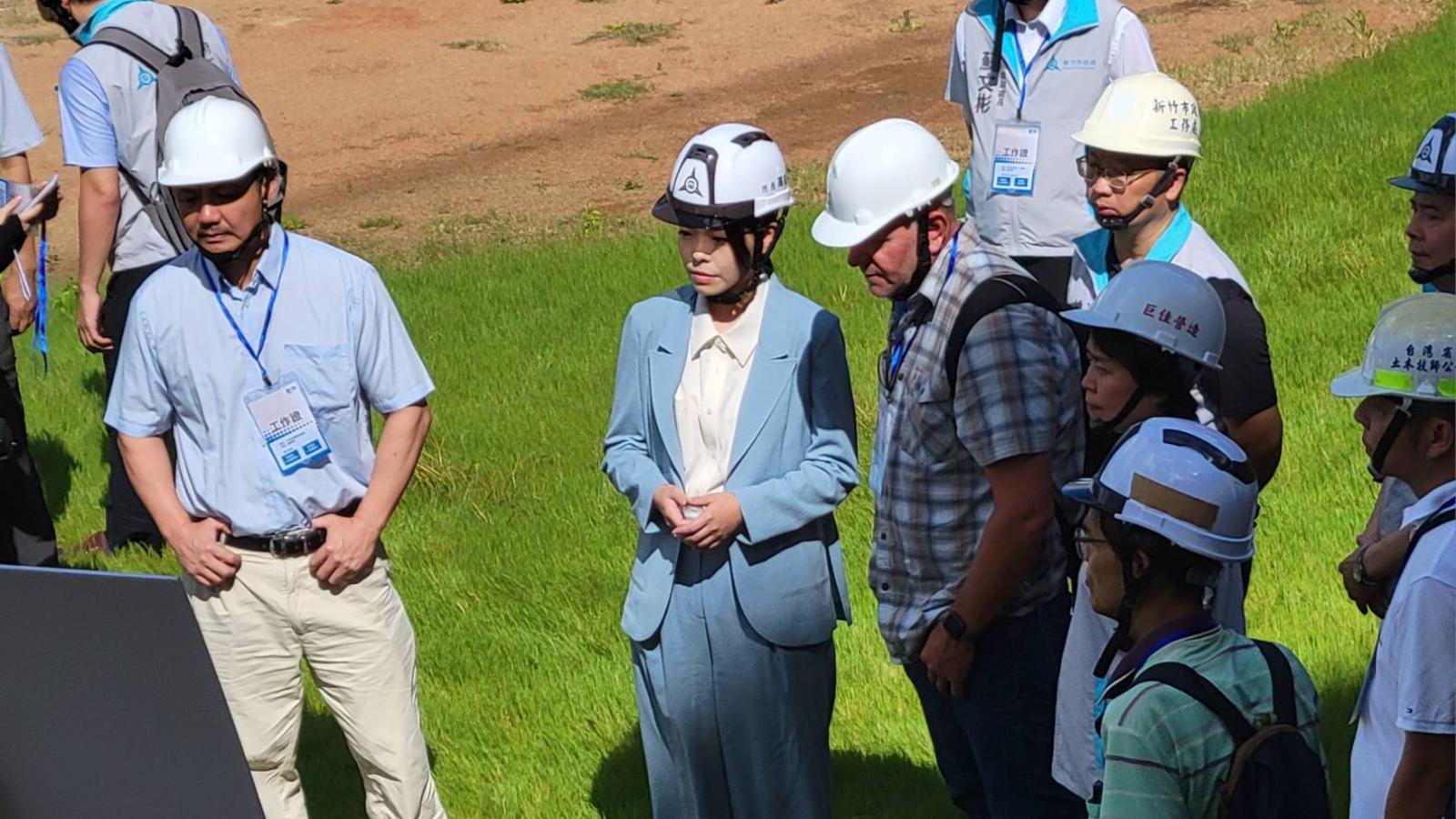 新竹市立棒球場竣工「驗收人工草皮」 高虹安:國際機構測試全數合規