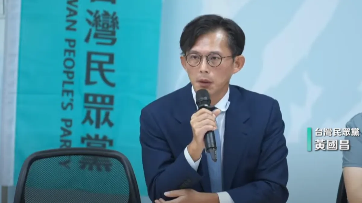民眾黨主席黃國昌回應養狗仔疑雲,痛斥鏡傳媒才是最大狗仔隊。(取自民眾之聲 YT)