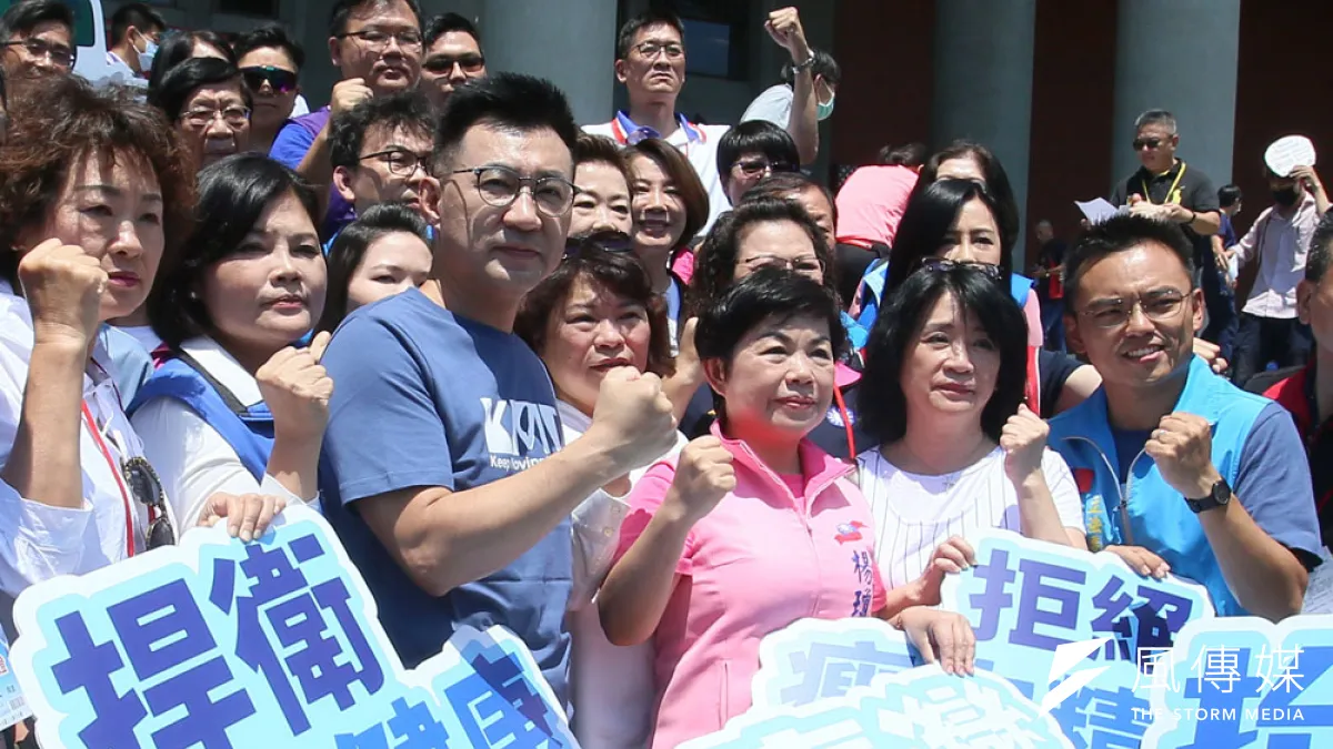 反美豬公投成為江啟臣(前排左三)的專屬舞台。(柯承惠攝)
