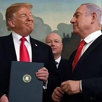 トランプ大統領が自身の立ち上げたSNSにネタニヤフ首相への支持を示す投稿を行った。(イメージ写真/AP通信) トランプ大統領が自身の立ち上げたSNSにネタニヤフ首相への支持を示す投稿を行った。(イメージ写真/AP通信)