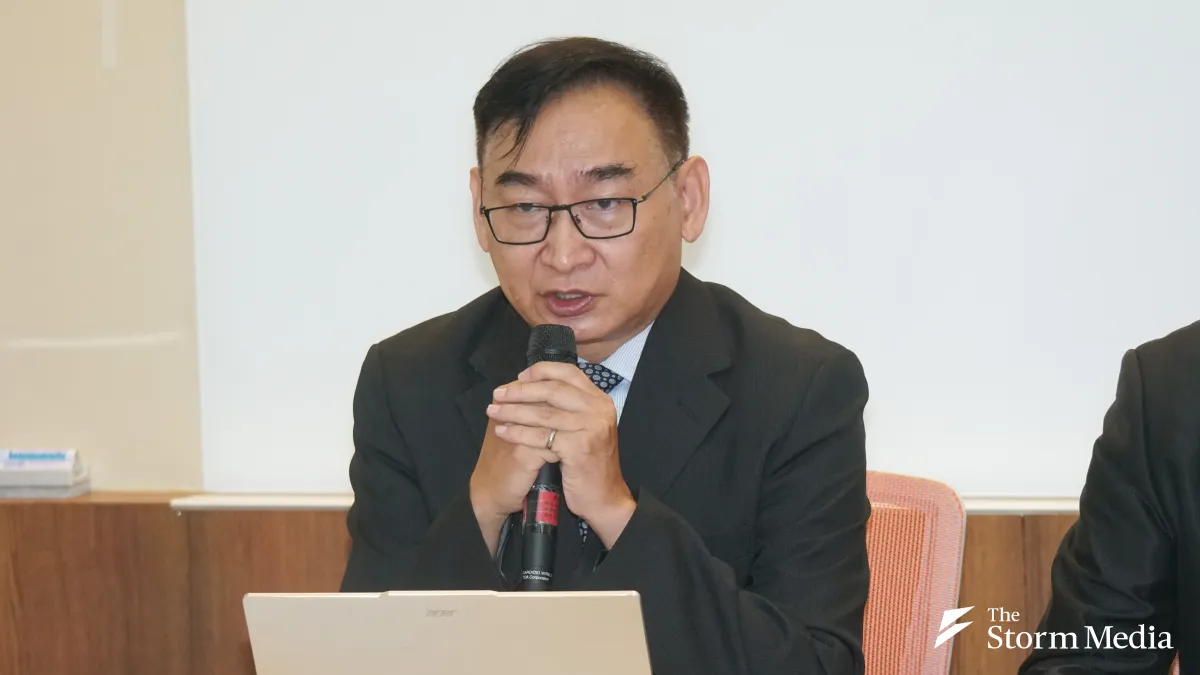 Taiwan Thinktank advisory committee member Chou Yu-ping (周宇平) warns that the true challenge in wartime is not the inconvenience of losing mobile phone access, but the brutal reality that all information and communications capabilities could vanish in an i