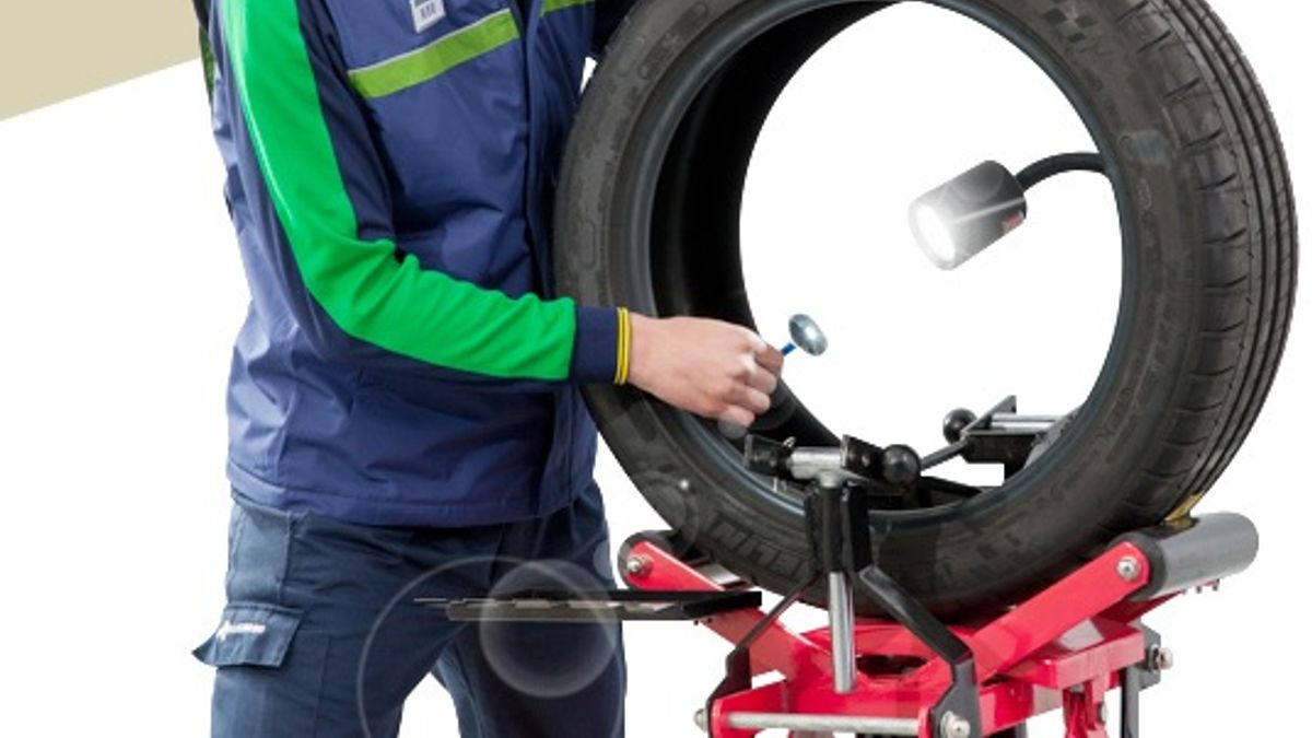 輪胎需定期保養及調整胎壓,米其林建議,若為使用5年以上的輪胎,每年至少前往專業經銷商檢查1次。(取自米其林) 輪胎需定期保養及調整胎壓,米其林建議,若為使用5年以上的輪胎,每年至少前往專業經銷商檢查1次。(取自米其林)