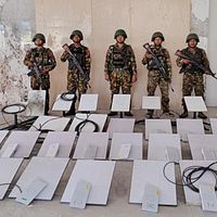 ミャンマー当局が「KKパーク」で大規模摘発。2,000人超を拘束し、違法な衛星通信機器「Starlink」端末を数十台押収。(AP通信) ミャンマー当局が「KKパーク」で大規模摘発。2,000人超を拘束し、違法な衛星通信機器「Starlink」端末を数十台押収。(AP通信)