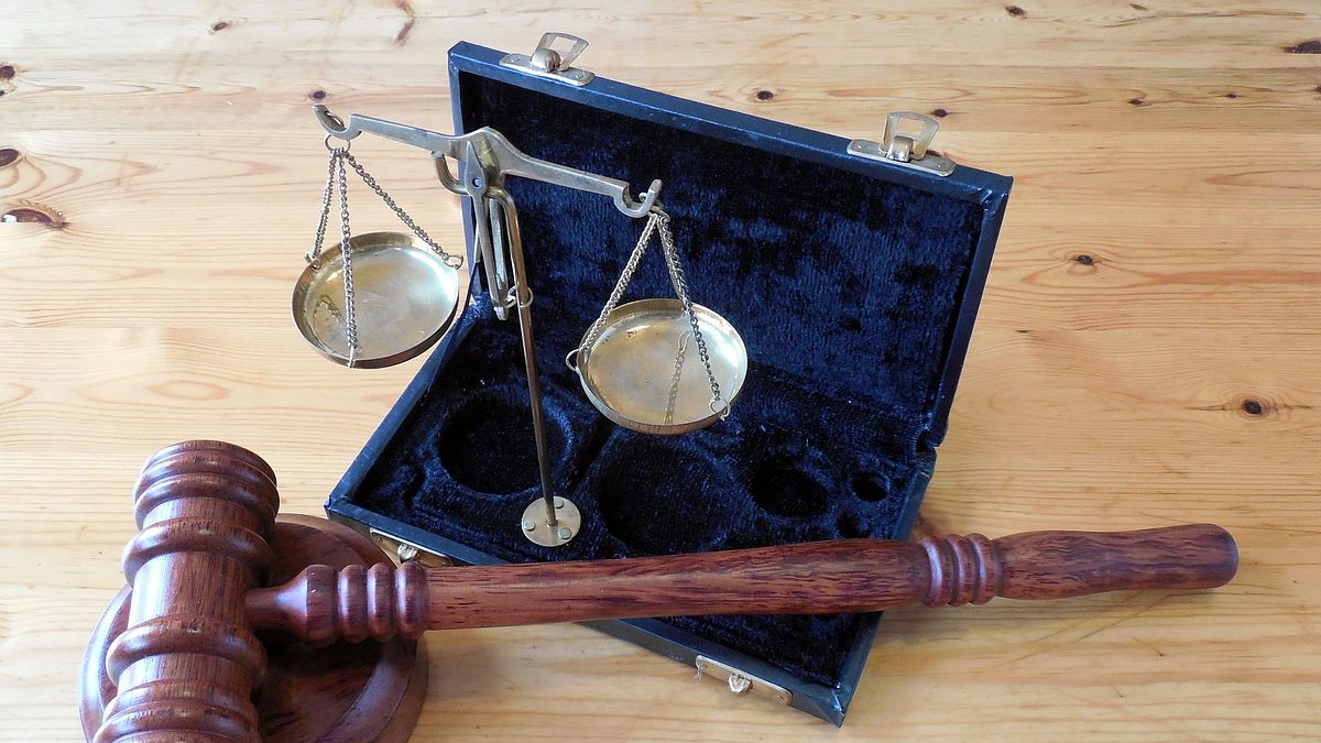 筆者認為,暘斌老師的親身經歷,正赤裸揭示了「大投訴時代」裡教師的脆弱處境:專業被質疑、人格被抹黑,甚至隨時可能因一通電話而陷入無妄之災。(圖/pixabay) 筆者認為,暘斌老師的親身經歷,正赤裸揭示了「大投訴時代」裡教師的脆弱處境:專業被質疑、人格被抹黑,甚至隨時可能因一通電話而陷入無妄之災。(圖/pixabay)