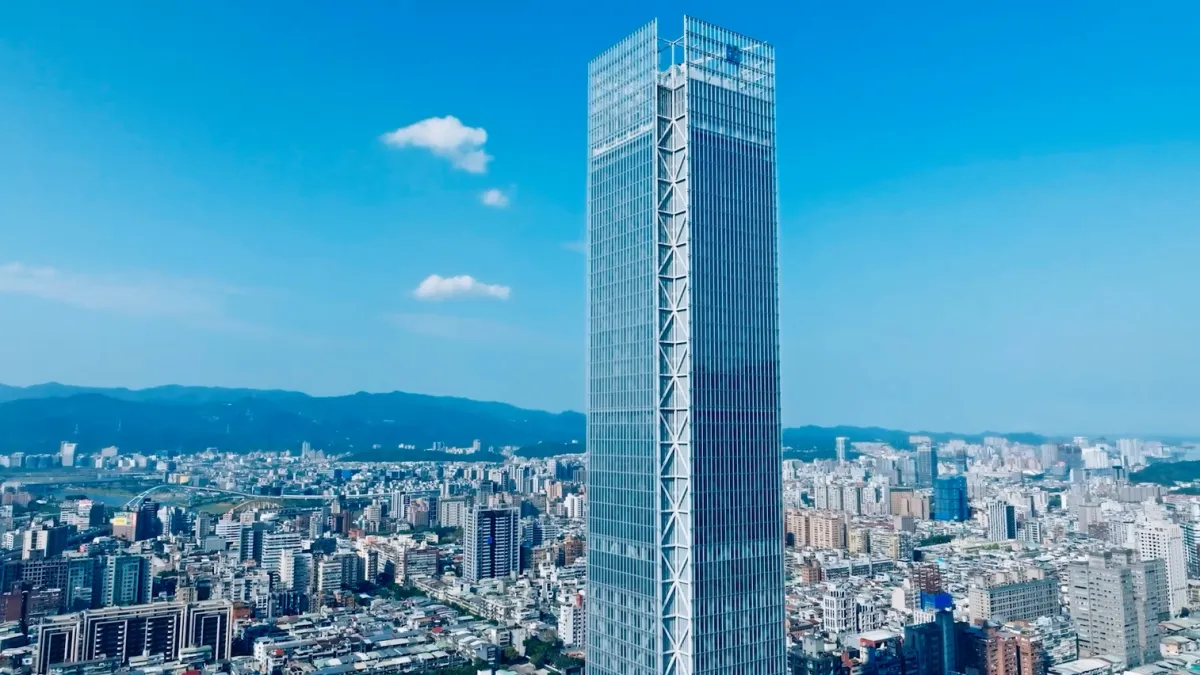 「富邦人壽大樓」綠建築榮獲國際金級標章認證。(富邦人壽提供)