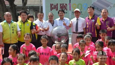 屏東縣政府規劃以佔地20公頃的台糖紙漿廠開闢「台糖縣民公園」,經過3年努力,第一期9公頃園區15日正式開園。(圖/徐炳文攝)