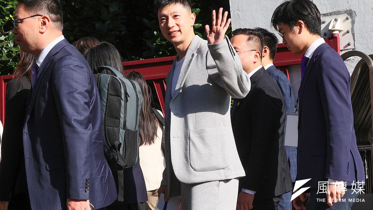 中國媒體稱馬龍(中)到中山女高等學校是「唐僧入了盤絲洞」引發爭議,郭正亮認為是中國用語本來就較直接,不是刻意要說粗話。(資料照,顏麟宇攝) 中國媒體稱馬龍(中)到中山女高等學校是「唐僧入了盤絲洞」引發爭議,郭正亮認為是中國用語本來就較直接,不是刻意要說粗話。(資料照,顏麟宇攝)