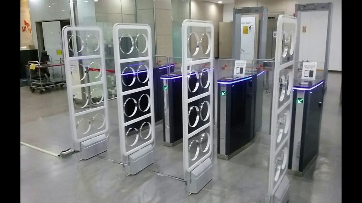 防盜系統隨處可見,不過你曾否更進一步了解它嗎?能讓防盜門警鈴大作的,原來不是條碼啊!(圖/智慧機器人網) 防盜系統隨處可見,不過你曾否更進一步了解它嗎?能讓防盜門警鈴大作的,原來不是條碼啊!(圖/智慧機器人網)