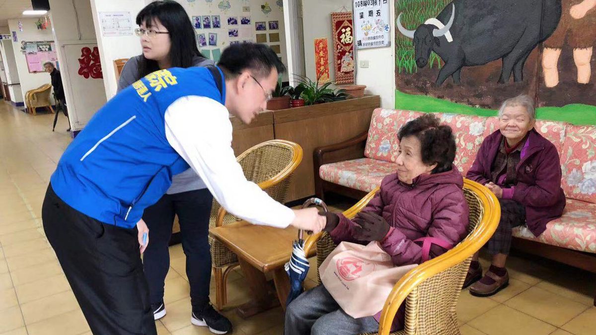 新北市七星區國民黨立委初選結果22日出爐,由具有高知名度的前台北市副市長李永萍勝出。而不少地方人士也勸進落敗的新創圈資深律師簡榮宗,繼續挑戰別區。(取自簡榮宗臉書) 新北市七星區國民黨立委初選結果22日出爐,由具有高知名度的前台北市副市長李永萍勝出。而不少地方人士也勸進落敗的新創圈資深律師簡榮宗,繼續挑戰別區。(取自簡榮宗臉書)