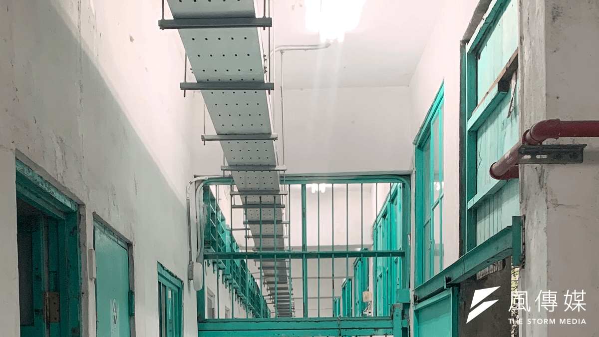 作者認為,或許有人以為無期徒刑是更嚴重於死刑的處罰,但殊不知,無期徒刑的無期雖名為「無期」,卻不是鐵打一塊的「無期」。(資料照) 作者認為,或許有人以為無期徒刑是更嚴重於死刑的處罰,但殊不知,無期徒刑的無期雖名為「無期」,卻不是鐵打一塊的「無期」。(資料照)