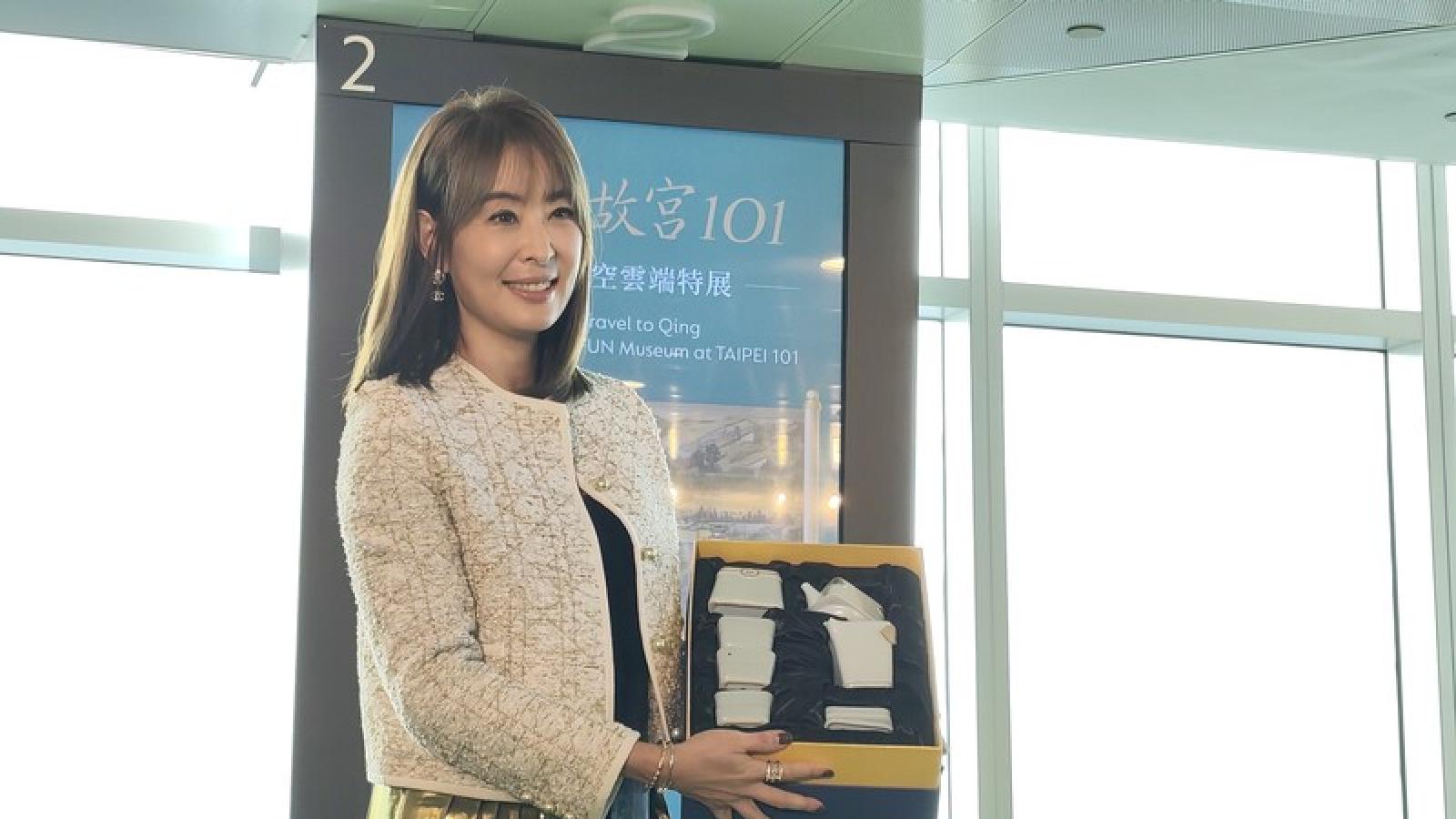 立院備詢為何披著外套?賈永婕笑喊「要怪老公」:絕不會說是因為更年期