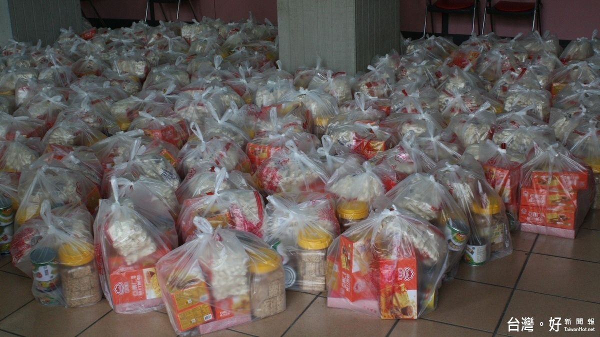 關心弱勢族群 妙善念佛會於集集發送物資 關心弱勢族群 妙善念佛會於集集發送物資