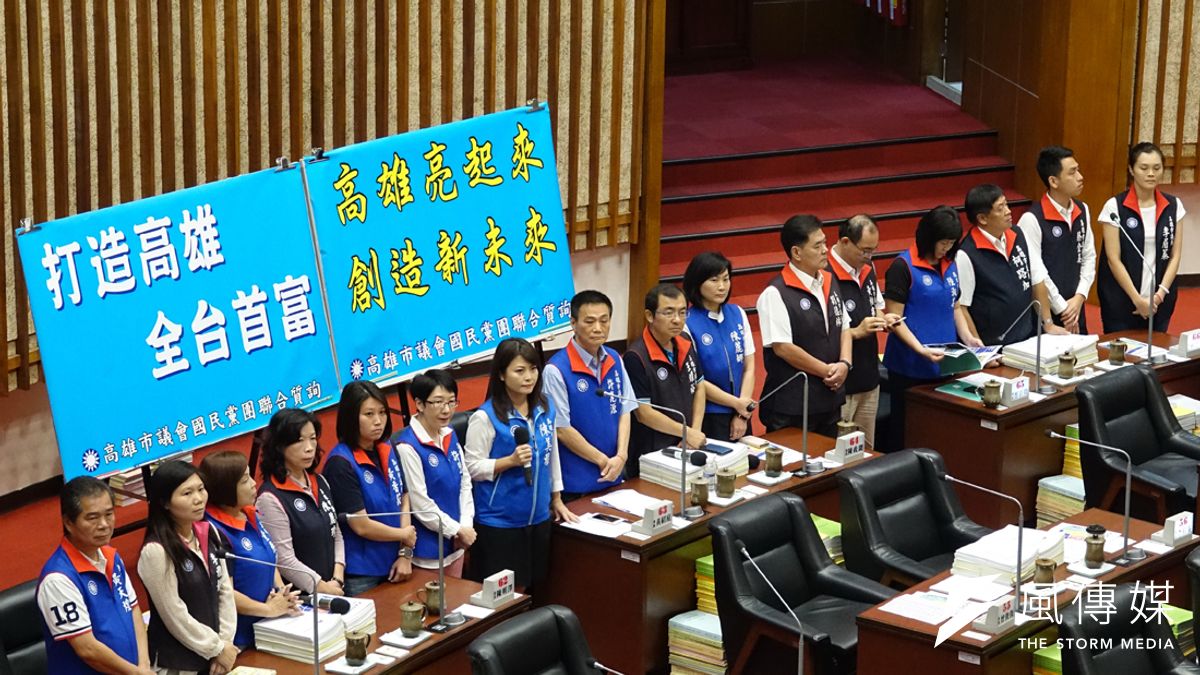 高市議會日前進行市長施政報告,國民黨團質疑輕軌二階計畫的可行性。(圖/徐炳文攝) 高市議會日前進行市長施政報告,國民黨團質疑輕軌二階計畫的可行性。(圖/徐炳文攝)
