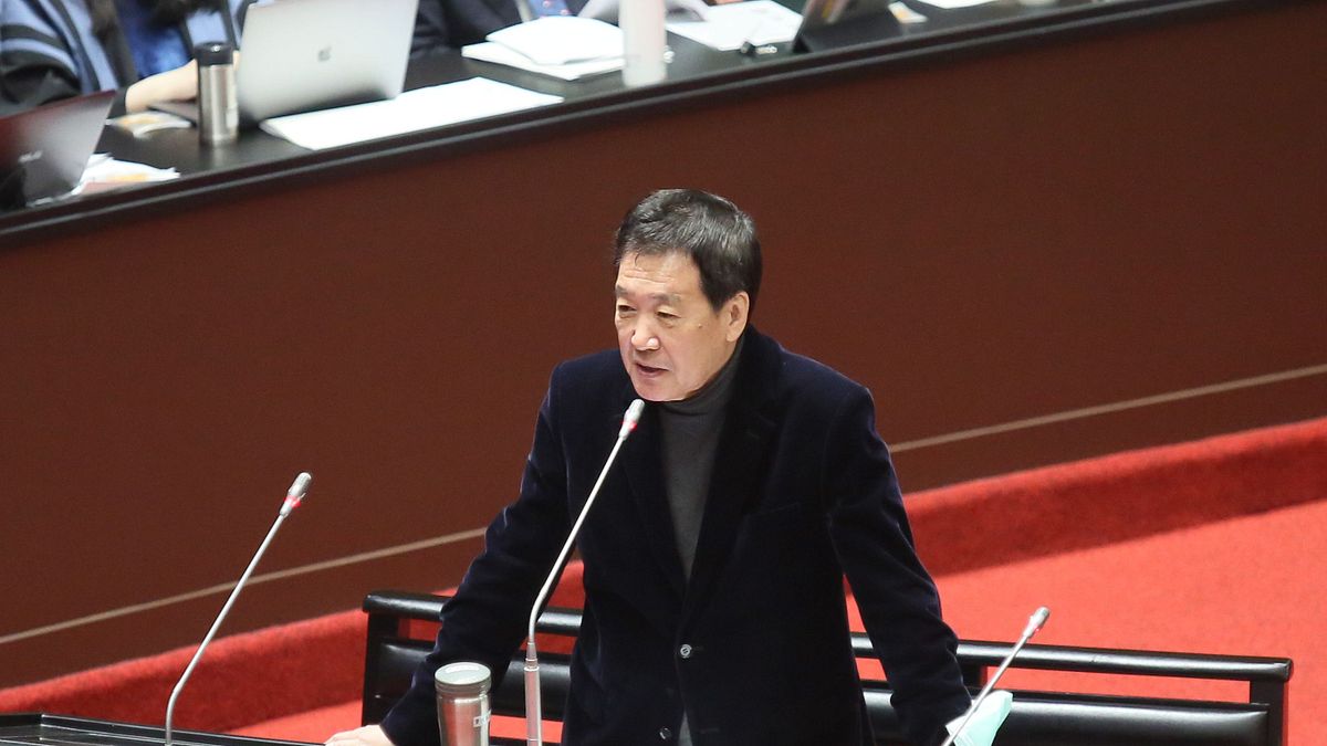 近期鳳梨禁令成為政壇焦點,國民黨立委費鴻泰2日出席立院總質詢時,對台灣國際農業開發股份有限公司提出質疑。(資料照,柯承惠攝) 近期鳳梨禁令成為政壇焦點,國民黨立委費鴻泰2日出席立院總質詢時,對台灣國際農業開發股份有限公司提出質疑。(資料照,柯承惠攝)